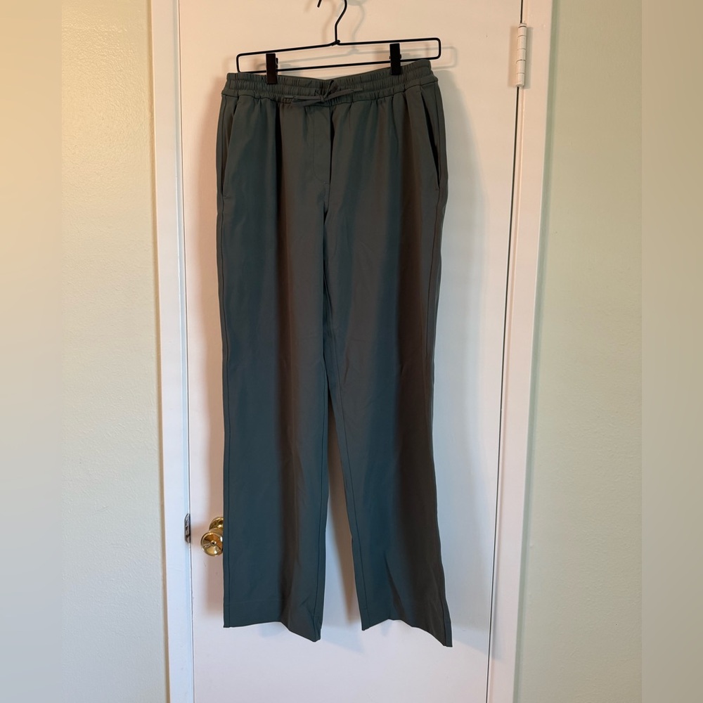 NWOT Lululemon Straight Leg Mid Rise Luxtreme Pant - Regular Length